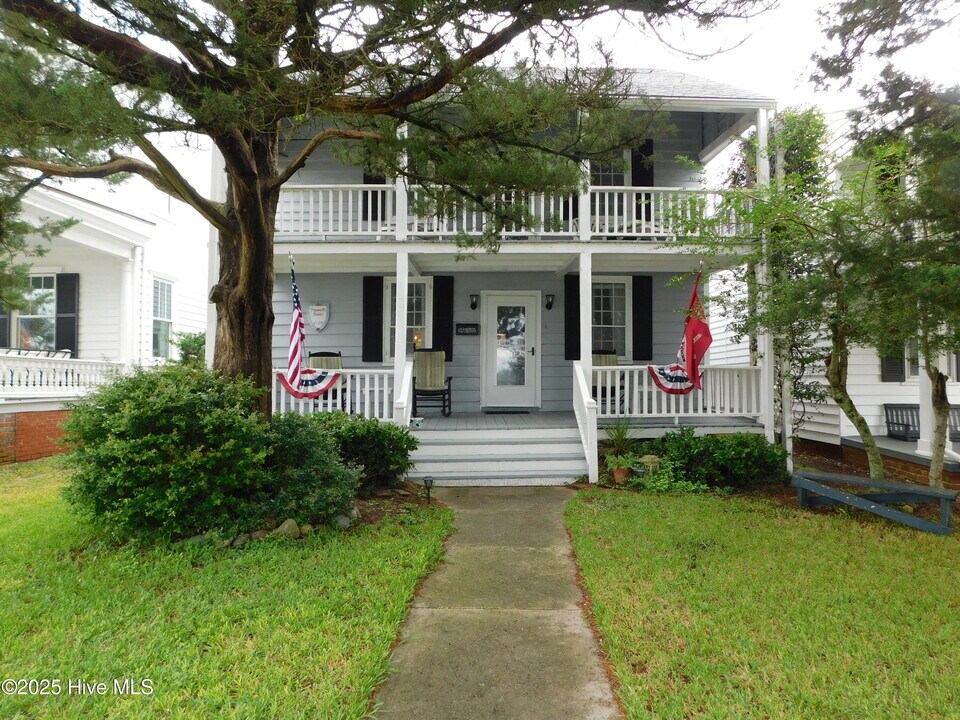 221 Front St in Beaufort, NC - Building Photo