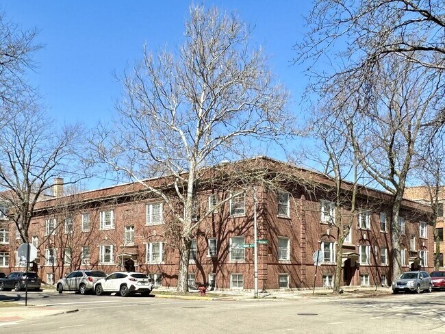 property at 6302 N Glenwood Ave