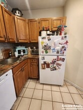 208 Kelton St, Unit 3 in Boston, MA - Building Photo - Building Photo