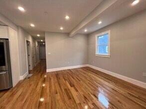 158 Morrison Ave in Somerville, MA - Foto de edificio - Building Photo