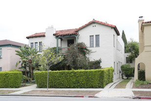 210 S Doheny Dr Apartments