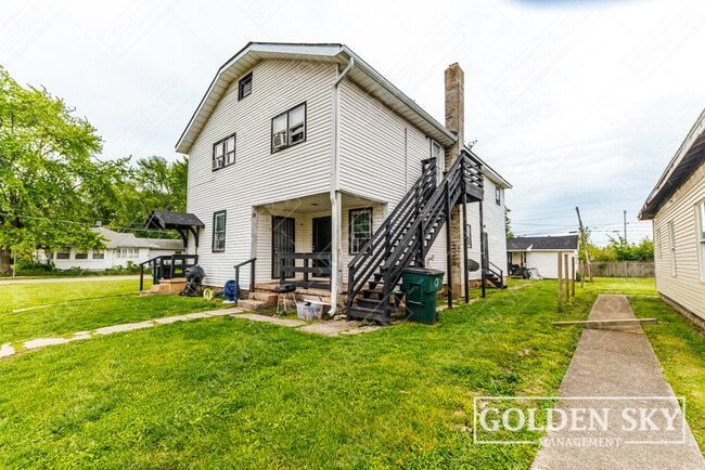 property at 1203 W 1st St