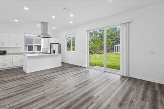 719 Little Rock St E in Lehigh Acres, FL - Building Photo - Building Photo