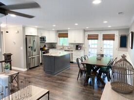 11501 Five Cedars Rd in Charlotte, NC - Building Photo