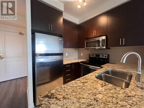 9245 Jane St in Vaughan, ON - Building Photo - Building Photo