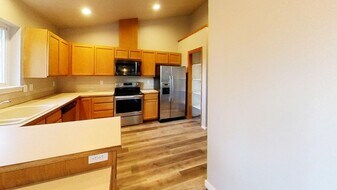 922 S 34th St in Bellingham, WA - Building Photo