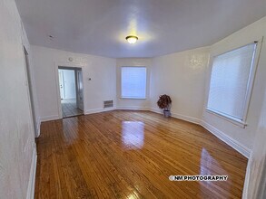 7741 S Yates Blvd in Chicago, IL - Building Photo - Building Photo