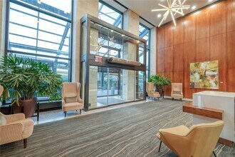 320 Fort Duquesne Blvd, Unit 20O in Pittsburgh, PA - Building Photo - Building Photo