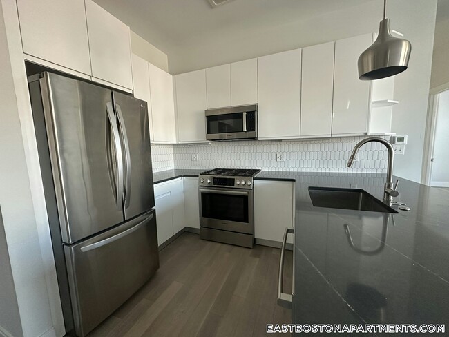152 Liverpool St in Boston, MA - Building Photo - Building Photo
