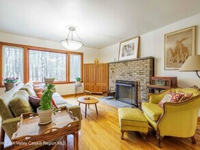 10 Purdy Hollow Rd in Woodstock, NY - Building Photo - Building Photo