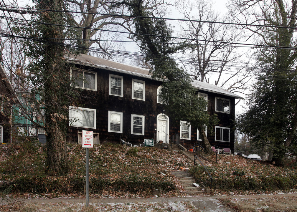 50 Elm Ave in Takoma Park, MD - Foto de edificio