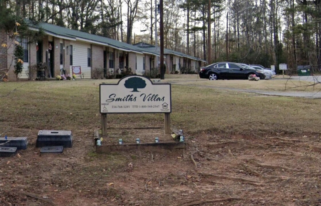 525 Lee Rd 379 in Smiths Station, AL - Building Photo