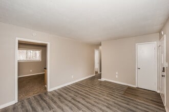 7032 Ray St in Riverdale, GA - Building Photo - Building Photo