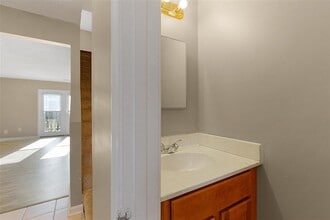 715 Walker Rd, Unit 715 in Jackson, TN - Building Photo - Building Photo