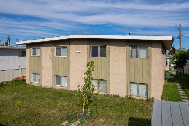 11444 Elbow Dr SW in Calgary, AB - Building Photo - Primary Photo