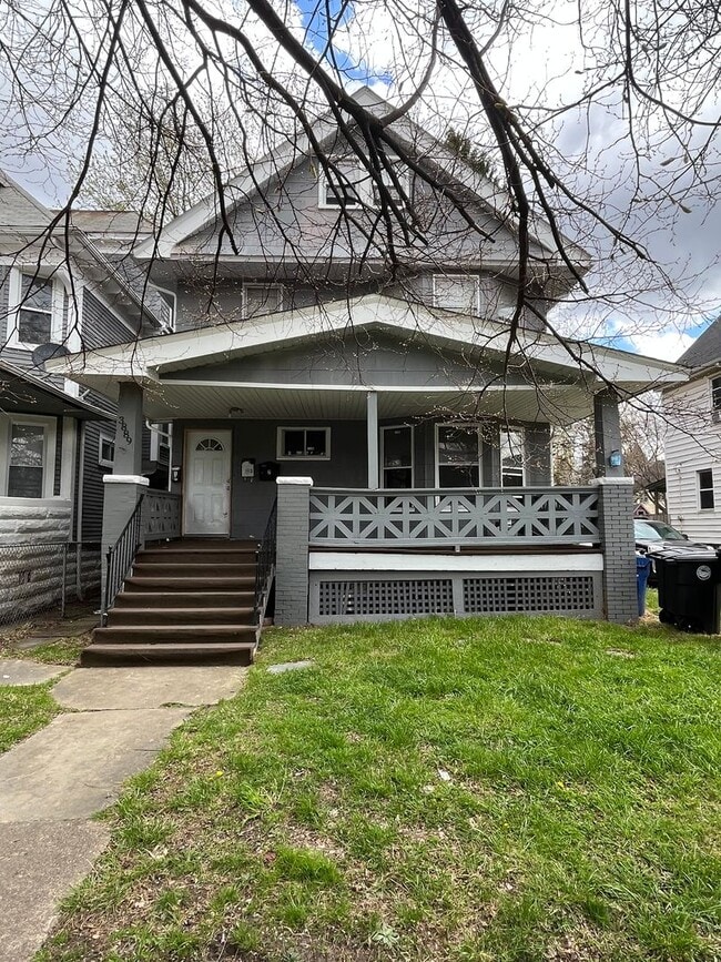 3889 W 33rd St in Cleveland, OH - Building Photo - Building Photo
