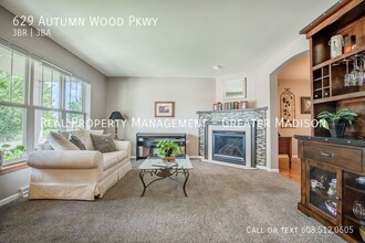 629 Autumn Wood Pkwy in Deerfield, WI - Building Photo - Building Photo