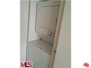 2432 Colby Ave-Unit -203 in Los Angeles, CA - Building Photo - Building Photo