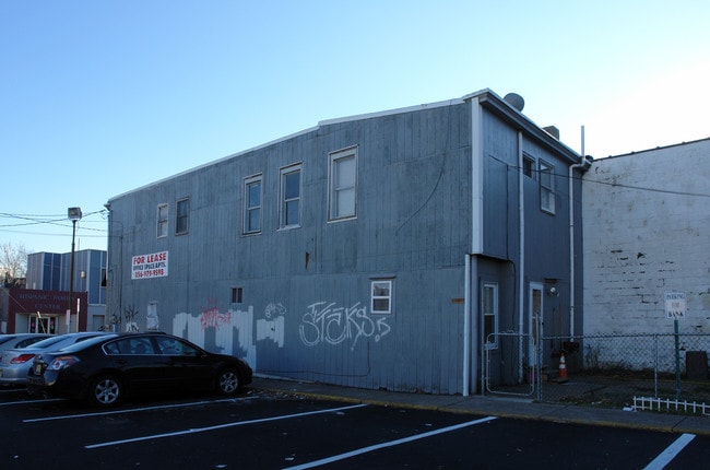 2707 Westfield Ave in Camden, NJ - Building Photo - Building Photo