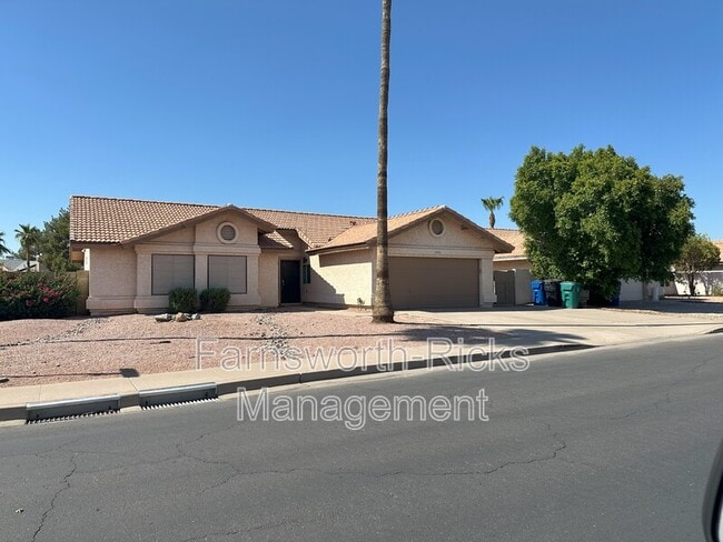 property at 5406 E Emerald Ave