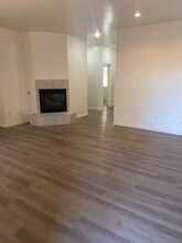 602 Yellow Meadow Ct in Bakersfield, CA - Building Photo - Building Photo