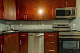 3125 Oakland Shores Dr in Oakland Park, FL - Building Photo - Building Photo