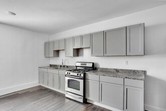 2212 W Fayette St in Baltimore, MD - Building Photo - Building Photo