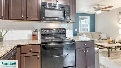 130 Camino De Oro in San Antonio, TX - Building Photo - Building Photo