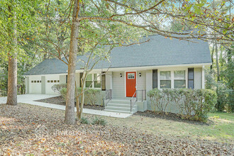 1022 Williamsburg Ct NW in Norcross, GA - Building Photo - Building Photo