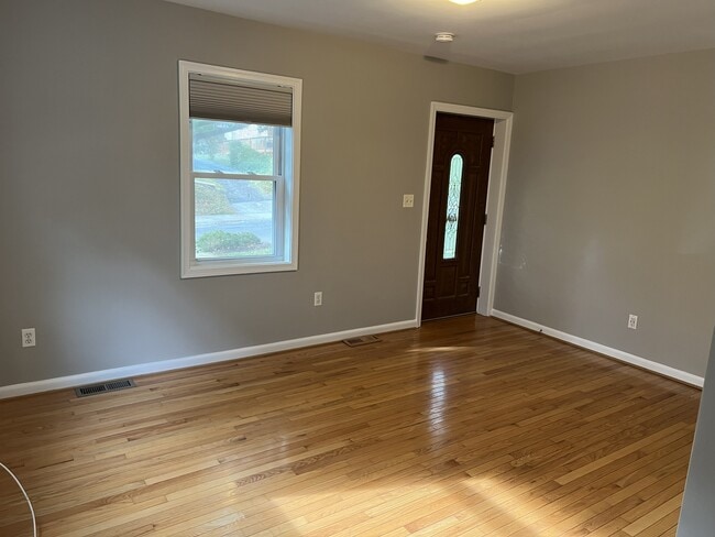 45 Oswego Ave in Silver Spring, MD - Building Photo - Building Photo