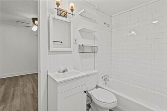 802 Collins St in Dayton, TX - Building Photo - Building Photo