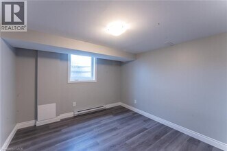 244 Upper Paradise Rd in Hamilton, ON - Building Photo - Building Photo