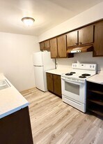 1455-1465-1465 Sheridan Rd in Kenosha, WI - Building Photo