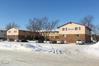 Bardaville Apartments in Lansing, MI - Foto de edificio - Building Photo