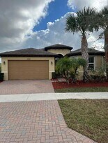 12115 SW Bennington Cir in Port St. Lucie, FL - Building Photo