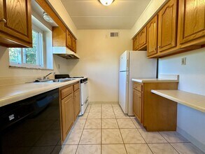 Four Seasons Apartments in Pittsburgh, PA - Foto de edificio - Interior Photo