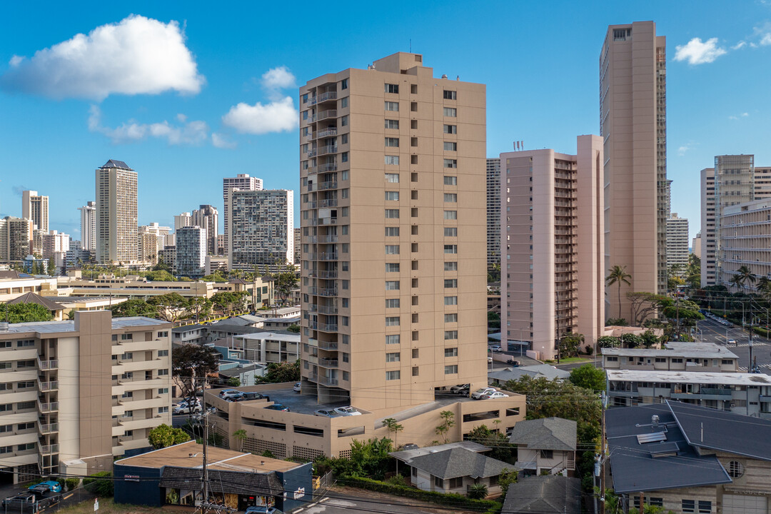 Kapiolani Royale in Honolulu, HI - Building Photo