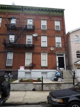 154 Union St in Jersey City, NJ - Building Photo - Building Photo