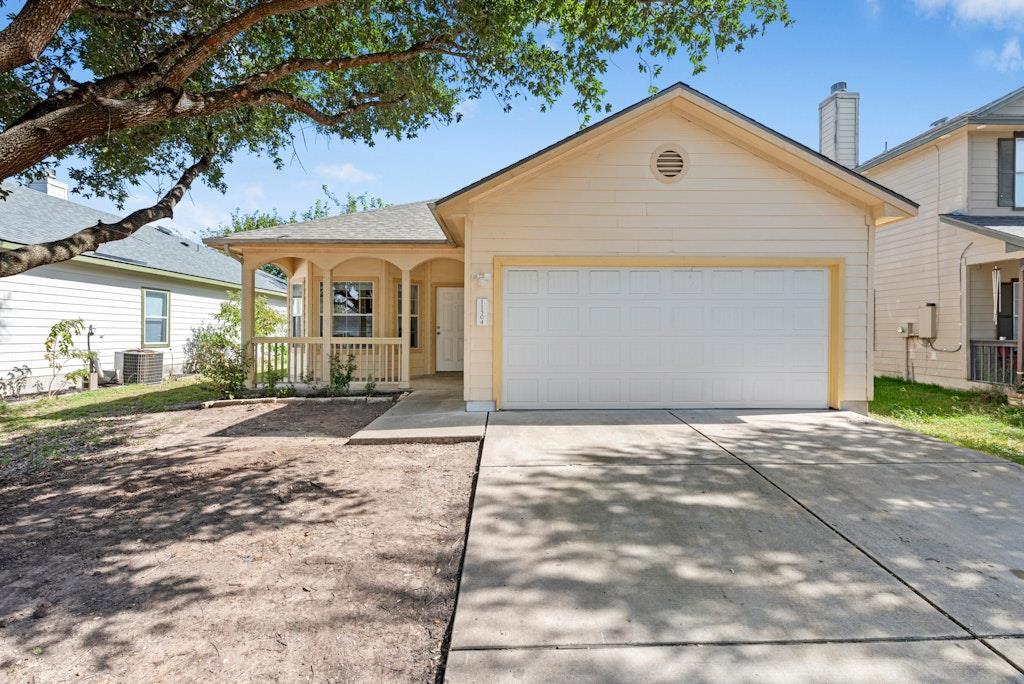 11504 Lapoynor St in Manor, TX - Building Photo