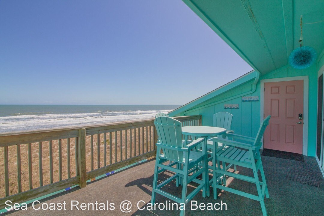 418 Carolina Beach Ave N in Carolina Beach, NC - Building Photo