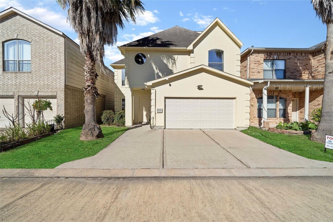 13166 S Bellaire Estates Dr in Houston, TX - Building Photo