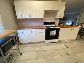 3829 Guernsey Ave in Memphis, TN - Foto de edificio - Building Photo