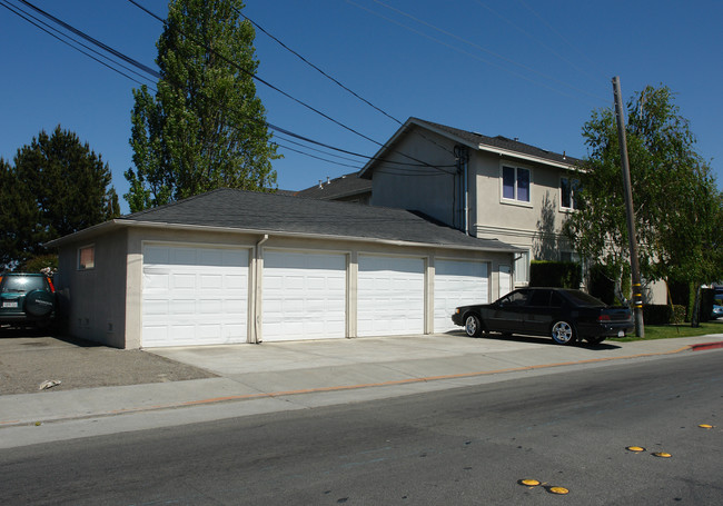 1501 J Hart Clinton Dr in San Mateo, CA - Building Photo - Building Photo