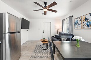 2302 W Colter St in Phoenix, AZ - Building Photo