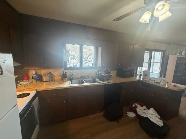 21 Mechanics St in Putnam, CT - Building Photo - Building Photo