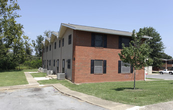 Montgomery Village in Knoxville, TN - Building Photo - Building Photo