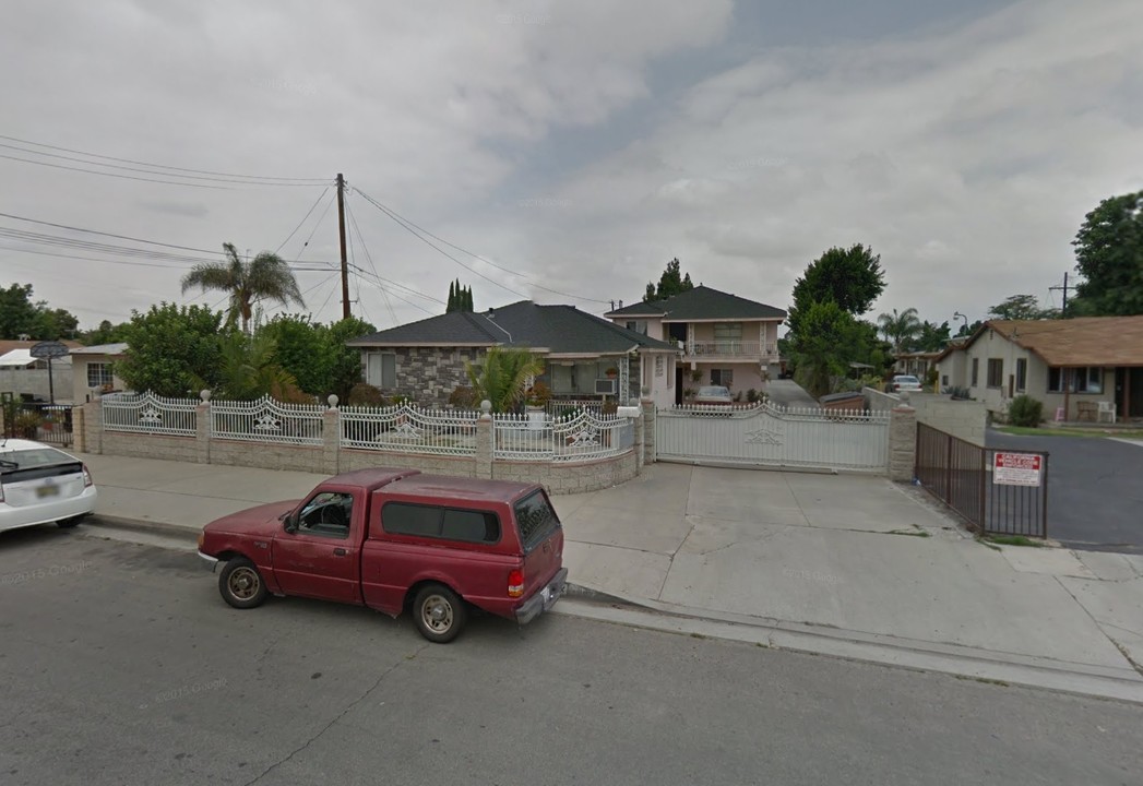 2715-2721 Cogswell Rd in El Monte, CA - Foto de edificio