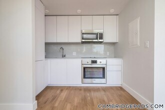 334 Harvard St, Unit A6 in Cambridge, MA - Foto de edificio - Building Photo
