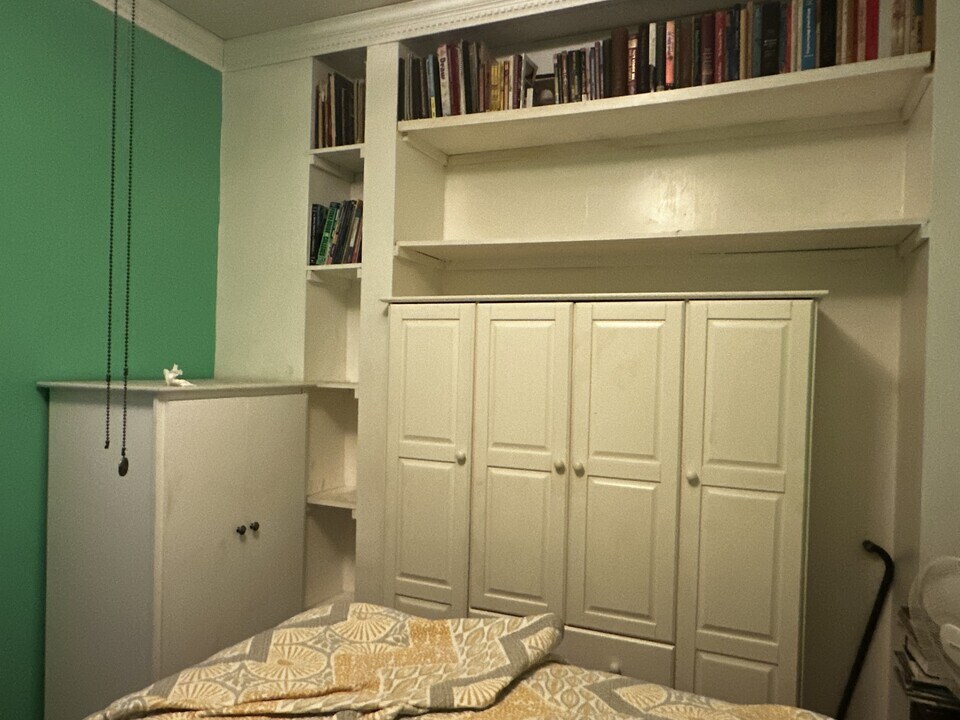 521 Logan St in Brooklyn, NY - Building Photo