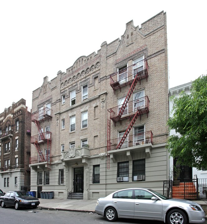 552 LINCOLN PL in Brooklyn, NY - Building Photo